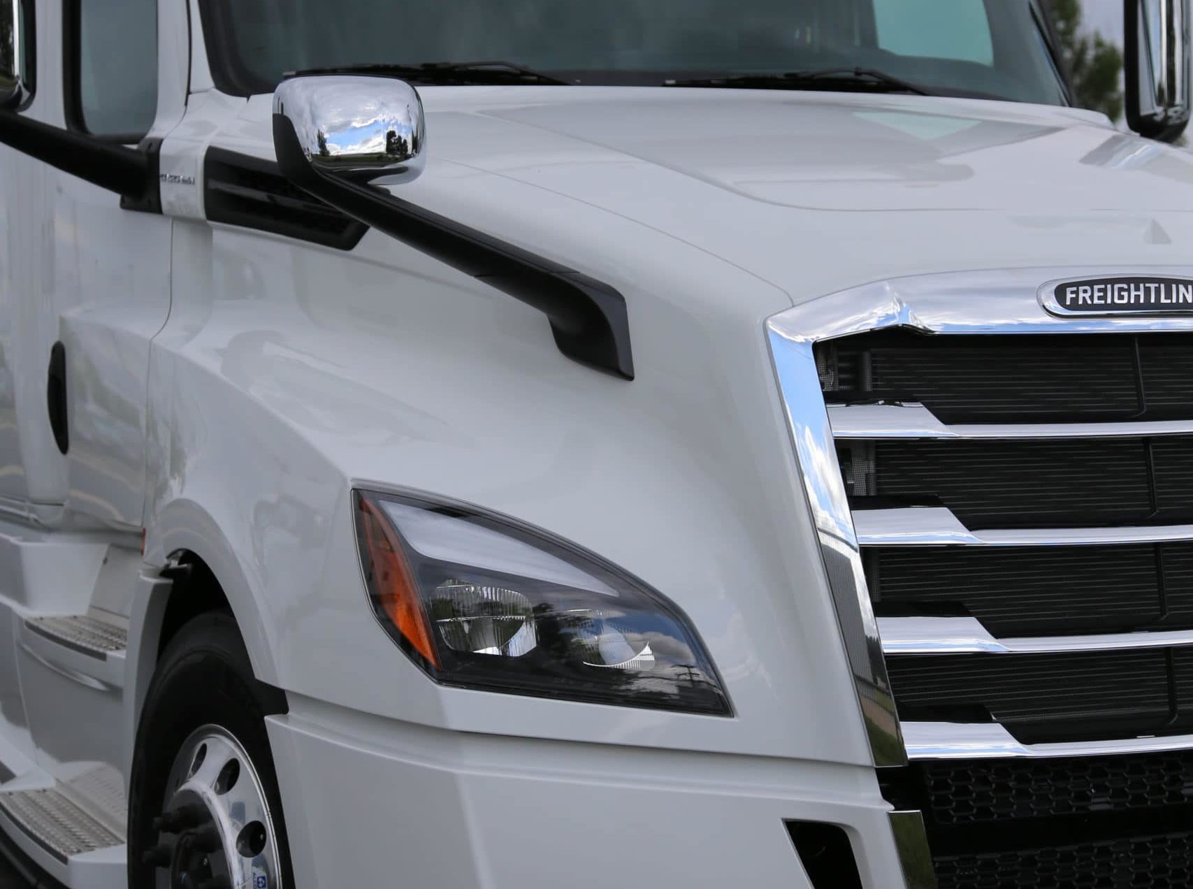 freightliner tractor sales